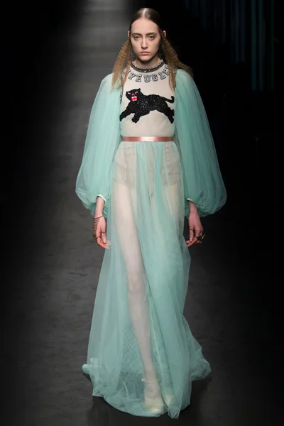 Look 70